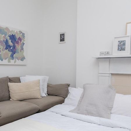 Light Filled Studio With View Of Regents Park Apartment London Ngoại thất bức ảnh